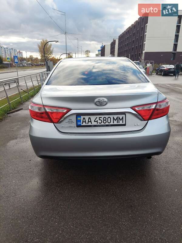 Седан Toyota Camry 2015 в Києві