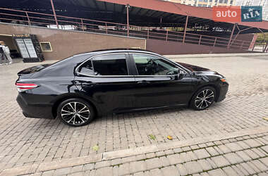 Седан Toyota Camry 2018 в 