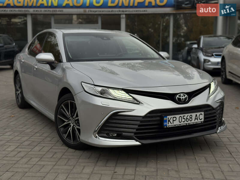 Toyota Camry 2021