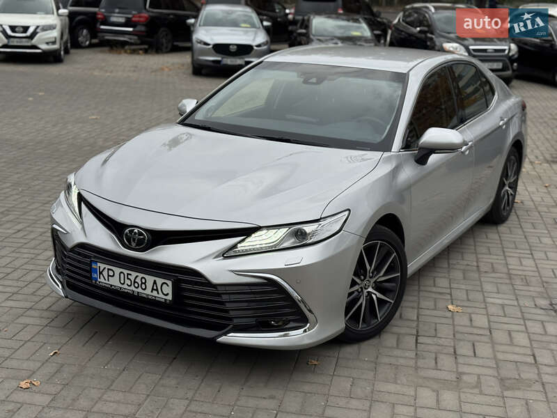 Седан Toyota Camry 2021 в Днепре