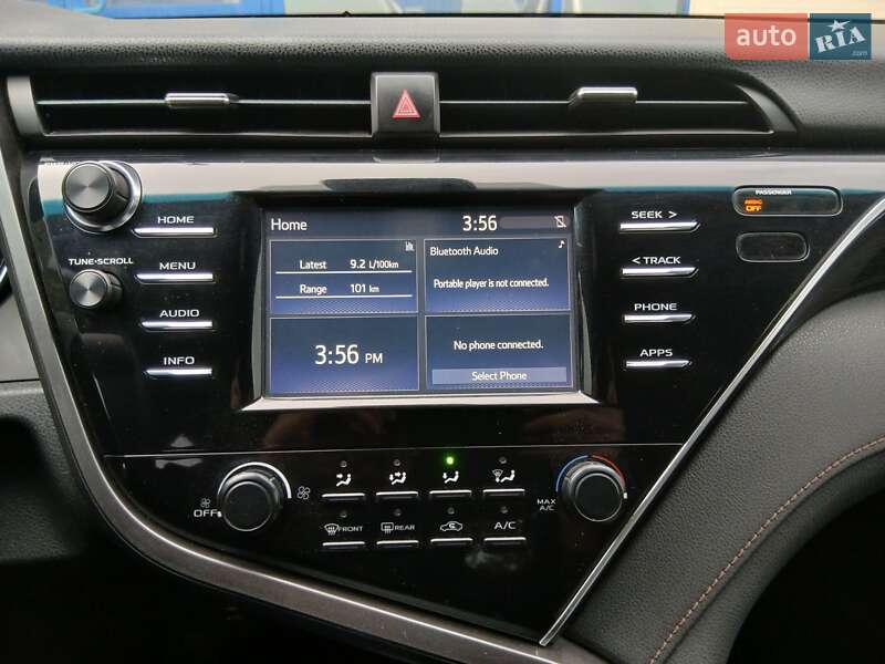 Седан Toyota Camry 2018 в Дніпрі