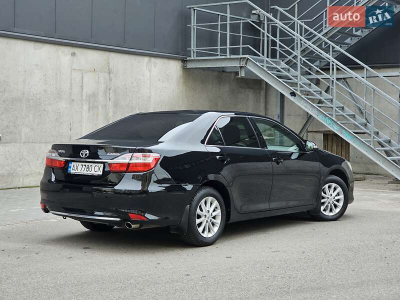 Седан Toyota Camry 2017 в Киеве фото 5 Седан Toyota Camry 2017 в Киеве