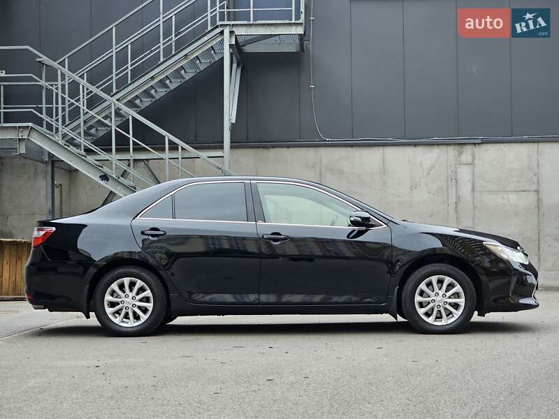 Седан Toyota Camry 2017 в Киеве фото 6 Седан Toyota Camry 2017 в Киеве