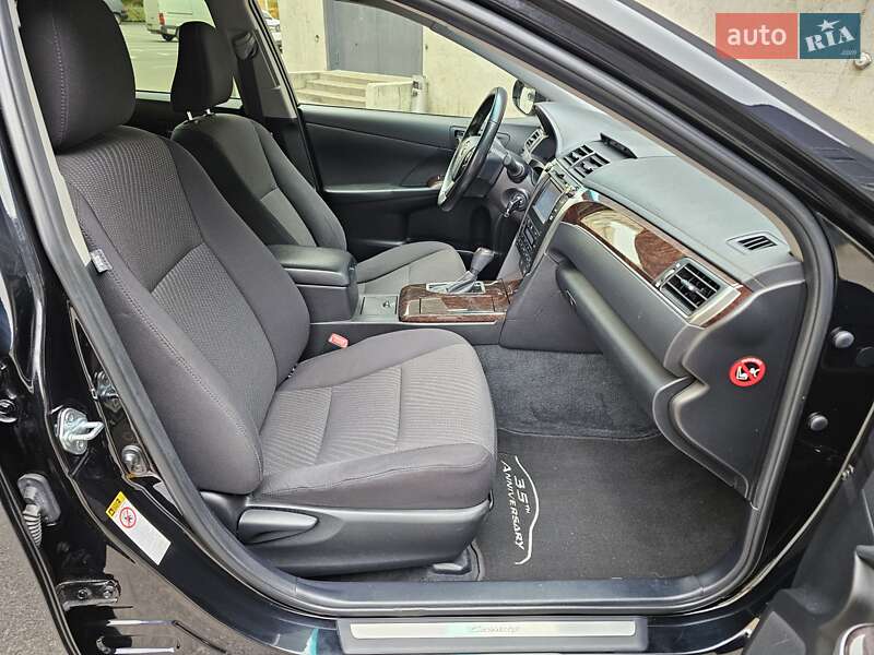 Седан Toyota Camry 2017 в Киеве фото 30 Седан Toyota Camry 2017 в Киеве