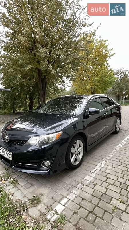 Седан Toyota Camry 2014 в Тернополі фото Седан Toyota Camry 2014 в Тернополі