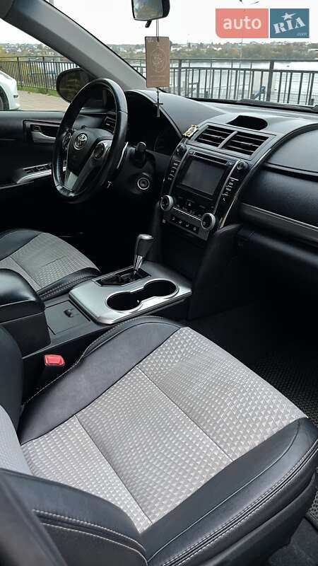 Седан Toyota Camry 2014 в Тернополі фото 17 Седан Toyota Camry 2014 в Тернополі