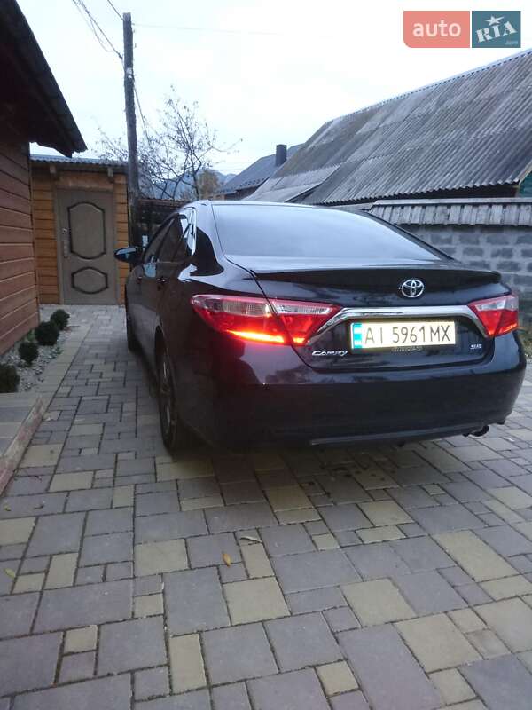 Седан Toyota Camry 2015 в Киеве