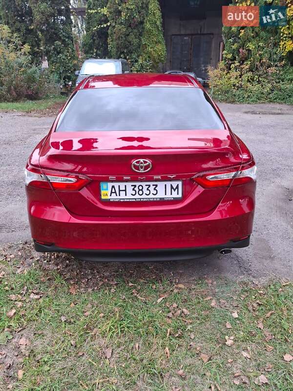 Седан Toyota Camry 2018 в Києві