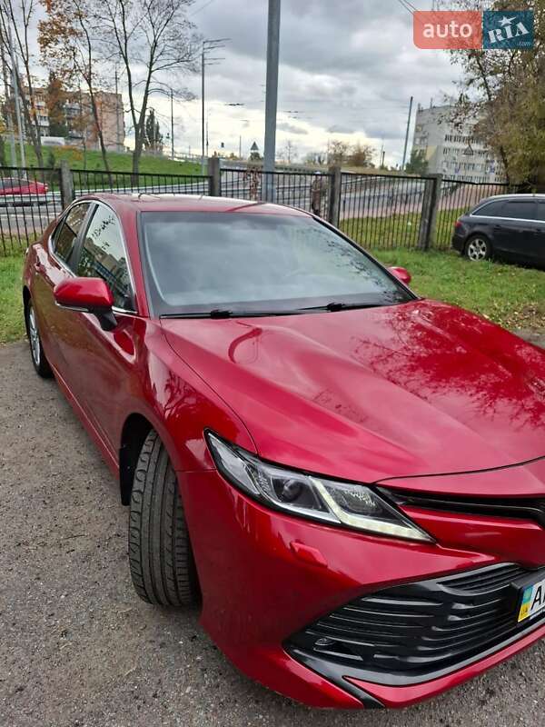 Седан Toyota Camry 2018 в Києві