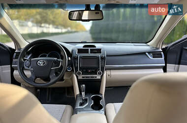 Седан Toyota Camry 2013 в 