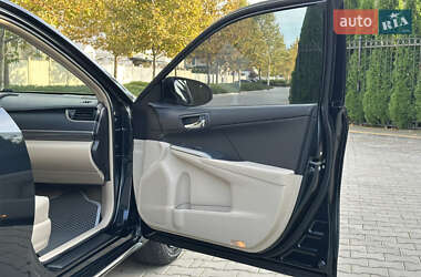 Седан Toyota Camry 2013 в 