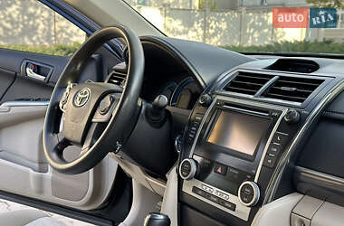 Седан Toyota Camry 2013 в 