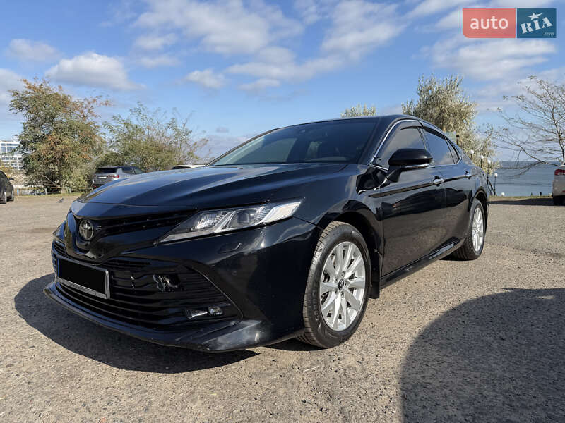 Toyota Camry 2019