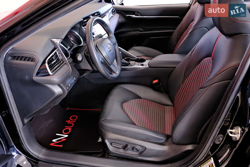 Седан Toyota Camry 2020 в Одесі