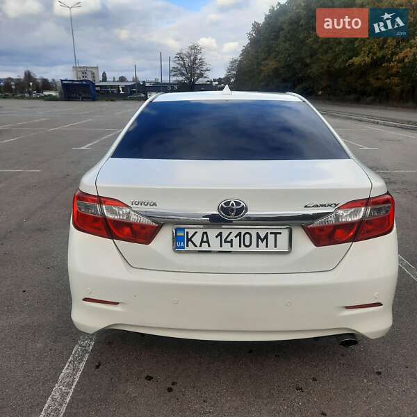 Седан Toyota Camry 2013 в Кропивницком
