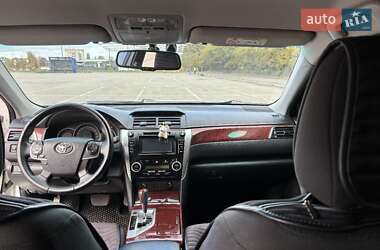 Седан Toyota Camry 2013 в 
