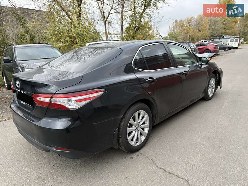 Toyota Camry 2019