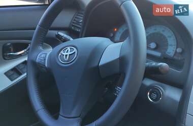 Седан Toyota Camry 2010 в 