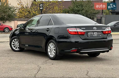 Седан Toyota Camry 2016 в 