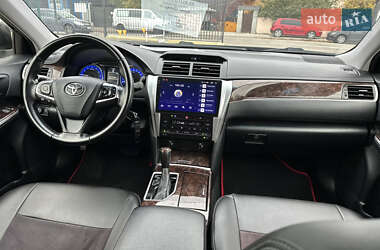 Седан Toyota Camry 2016 в 