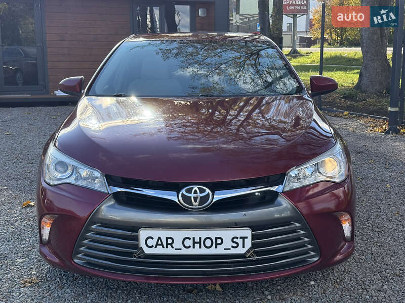Седан Toyota Camry 2017 в Стрию
