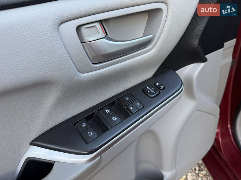 Седан Toyota Camry 2017 в Стрию