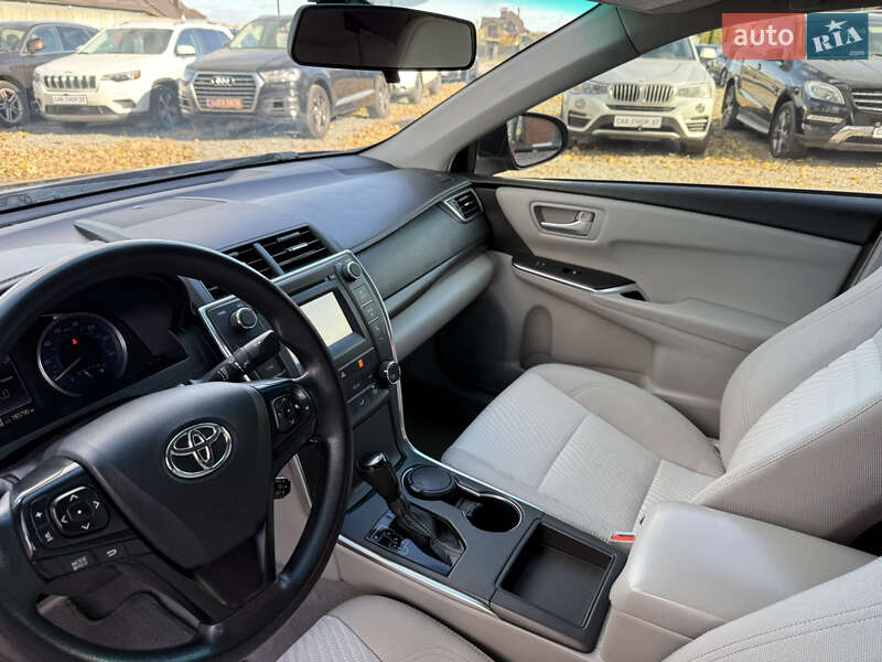 Седан Toyota Camry 2017 в Стрию