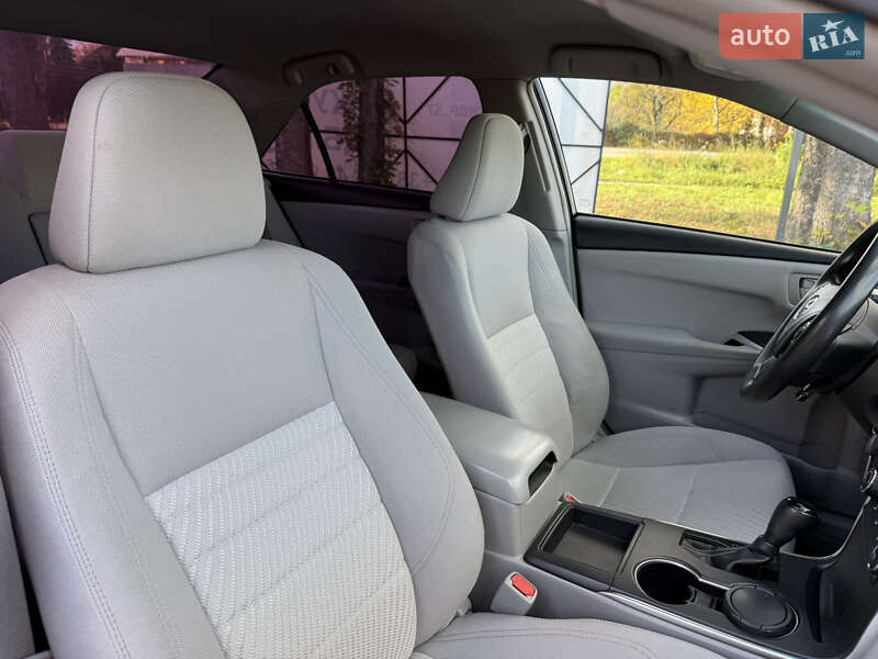 Седан Toyota Camry 2017 в Стрию