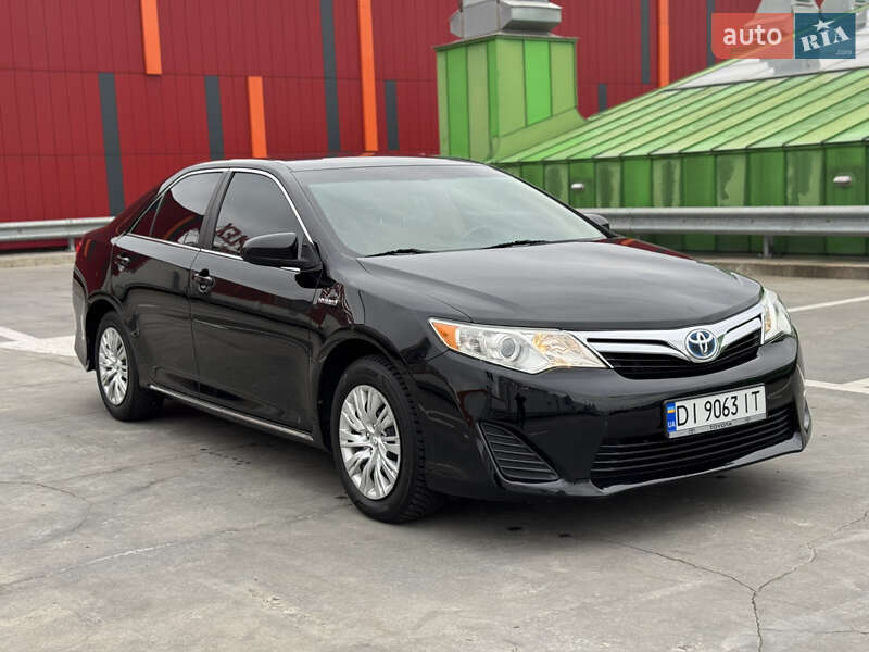Седан Toyota Camry 2013 в 