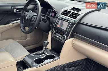 Седан Toyota Camry 2013 в 