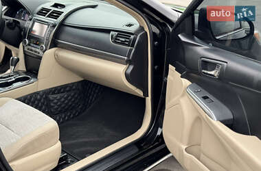 Седан Toyota Camry 2013 в 