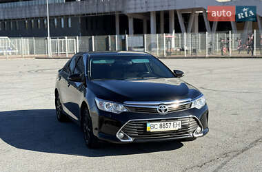 Седан Toyota Camry 2015 в  фото 3 Седан Toyota Camry 2015 в