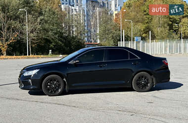 Седан Toyota Camry 2015 в  фото 7 Седан Toyota Camry 2015 в