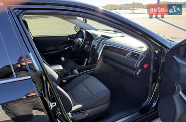 Седан Toyota Camry 2015 в  фото 24 Седан Toyota Camry 2015 в