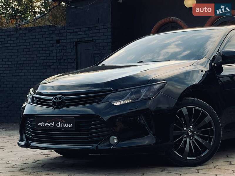 Седан Toyota Camry 2014 в Николаеве