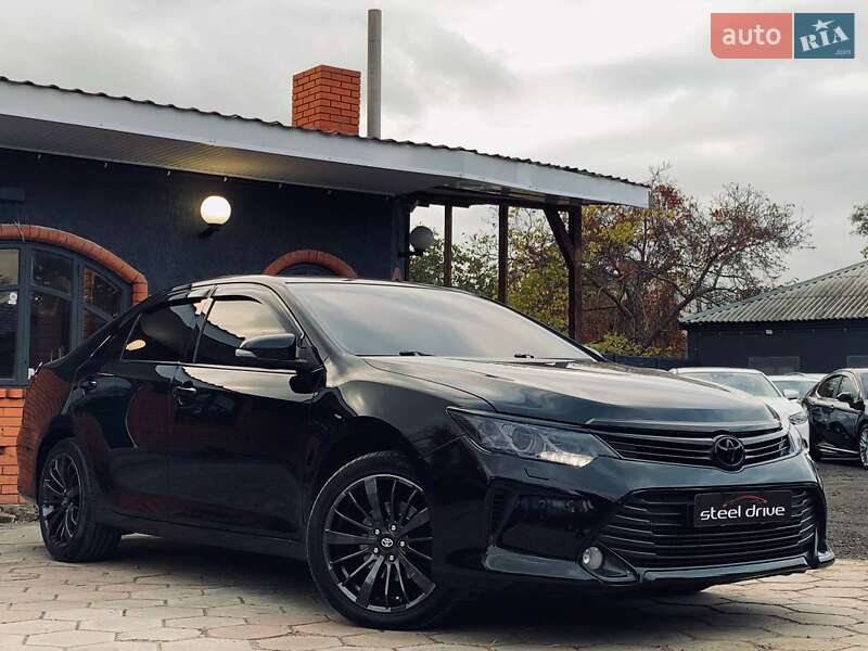 Седан Toyota Camry 2014 в Николаеве