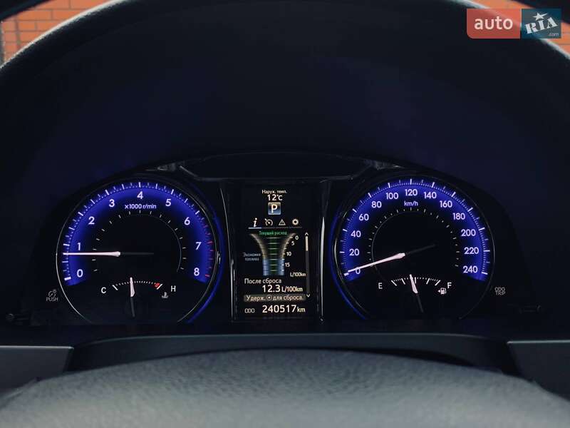 Седан Toyota Camry 2014 в Николаеве