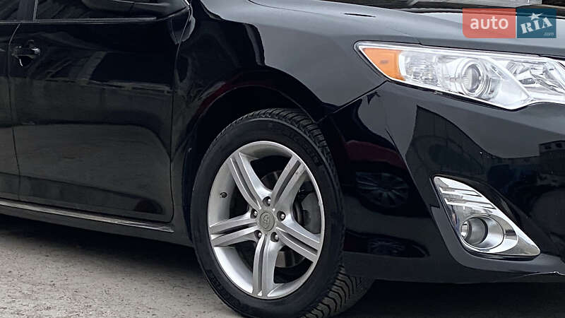 Седан Toyota Camry 2014 в Киеве