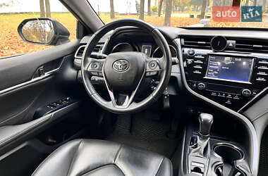 Седан Toyota Camry 2018 в 