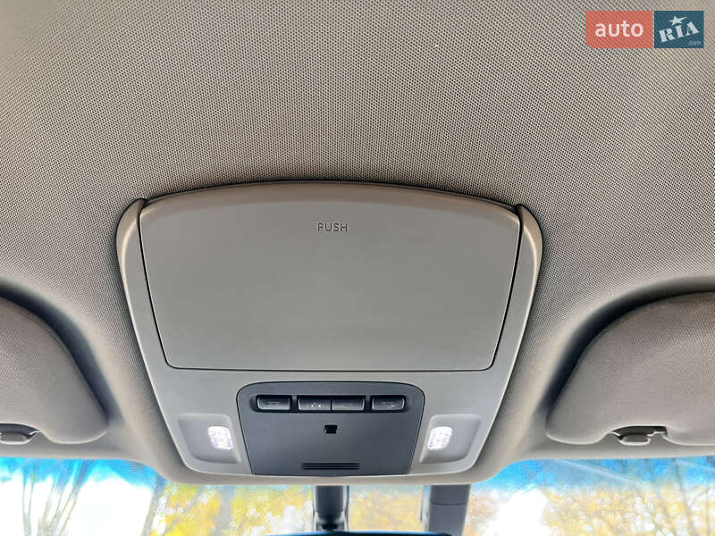 Седан Toyota Camry 2018 в Киеве фото 35 Седан Toyota Camry 2018 в Киеве