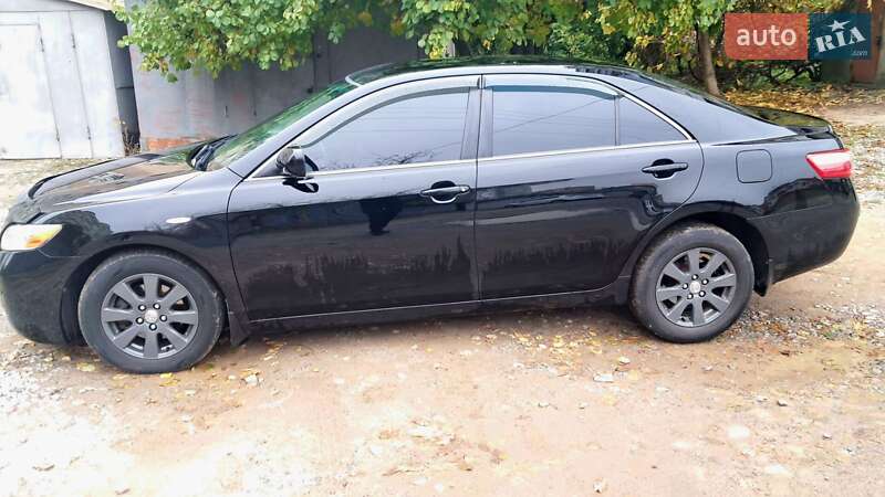 Седан Toyota Camry 2008 в Виннице