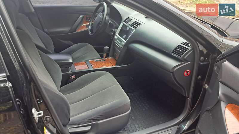 Седан Toyota Camry 2008 в Виннице