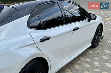 Седан Toyota Camry 2018 в  фото 10 Седан Toyota Camry 2018 в