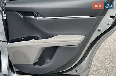 Седан Toyota Camry 2020 в  фото 43 Седан Toyota Camry 2020 в