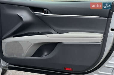 Седан Toyota Camry 2020 в  фото 46 Седан Toyota Camry 2020 в