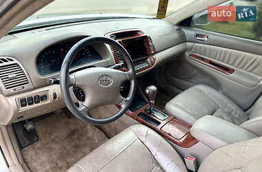 Седан Toyota Camry 2003 в  фото 29 Седан Toyota Camry 2003 в