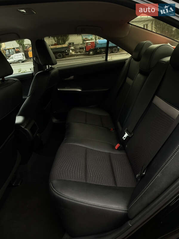 Седан Toyota Camry 2013 в Вишгороді