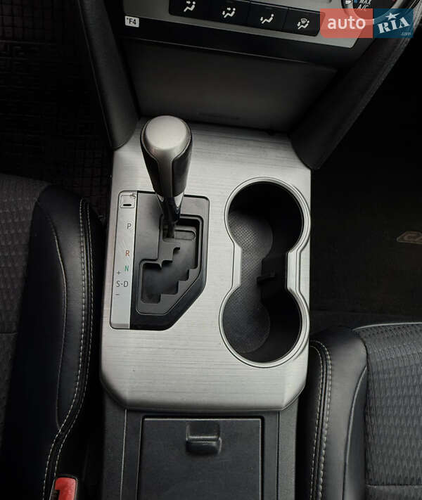 Седан Toyota Camry 2013 в Вишгороді