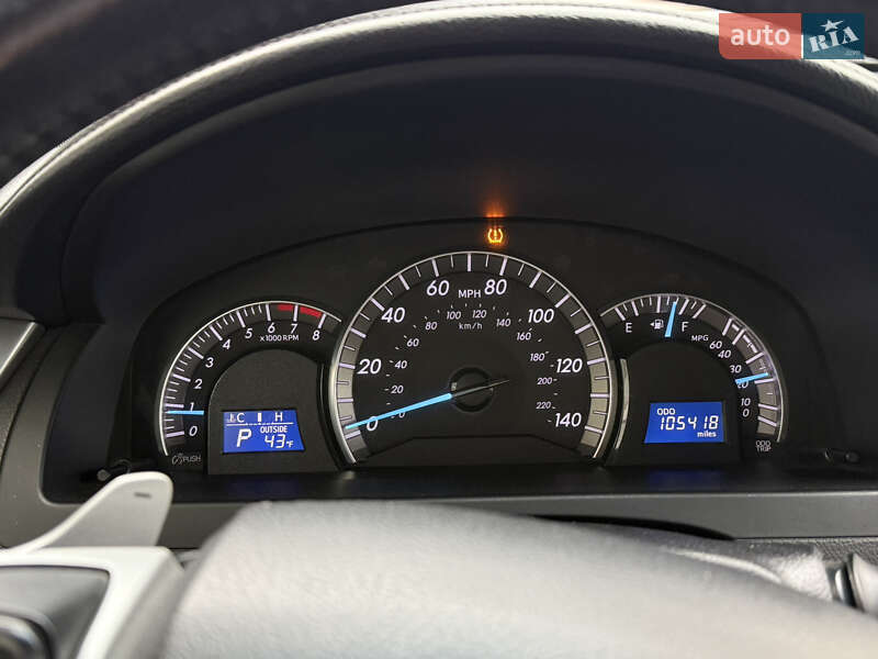 Седан Toyota Camry 2013 в Вишгороді