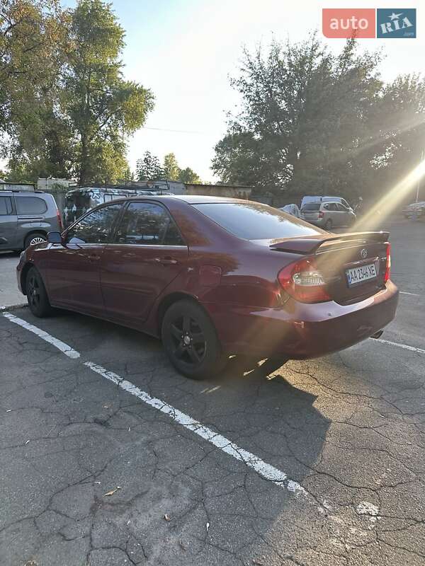 Седан Toyota Camry 2003 в Киеве